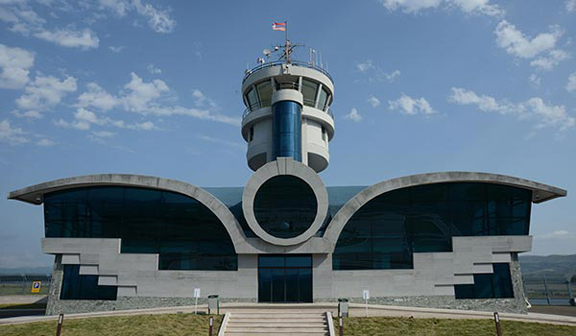 Terminal de passageiros do aeroporto de Stepanakert, em Artsakh