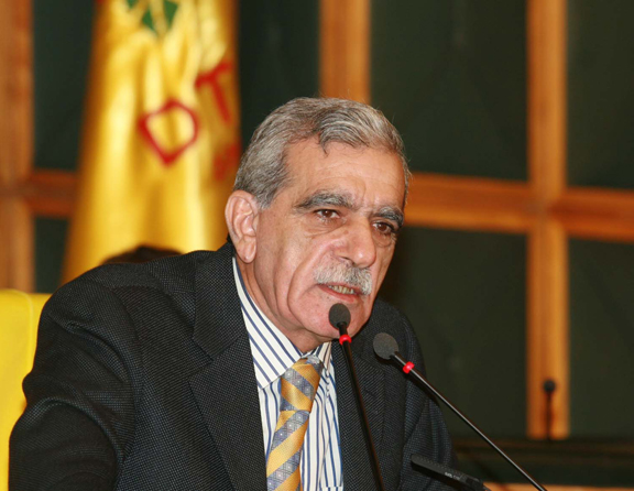 O líder curdo Ahmet Turk pede desculpas pelo genocídio