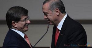 Ahmet Davutoglu (esq.) e Recep Tayyip Erdogan. Aug. 21, 2014. (Photo: Hurriyet Daily)