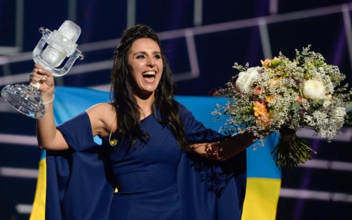 97960230_epaselect-epa05306868-Ukraine27s-Jamala-reacts-after-winning-the-61st-annual-Eurovision-Song-large_trans++eo_i_u9APj8RuoebjoAHt0k9u7HhRJvuo-ZLenGRumA
